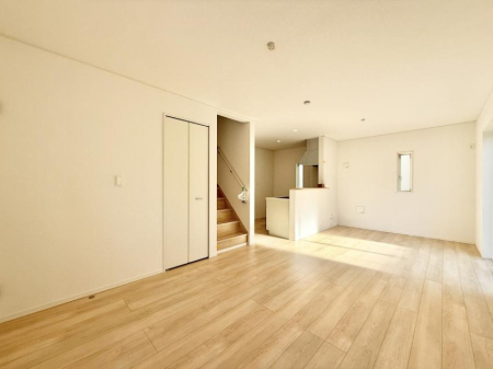 ���r���O ���������났�ƏΊ炪�W�܂�A�S���܂郊�r���O