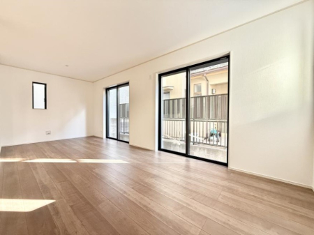 ���r���O ���������났�ƏΊ炪�W�܂�A�S���܂郊�r���O