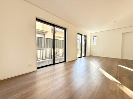 ���r���O ���������S�n�̂����A���z�̃��r���O