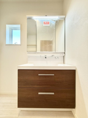 ʑEʏ 邢ʏ͖̎yłႢł