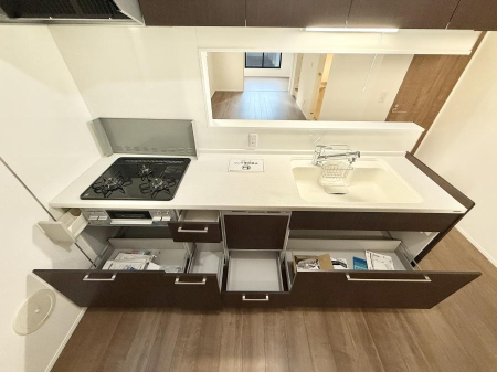 �L�b�`�� �������Ƒ����J��[�߂�A������̂���L�b�`��