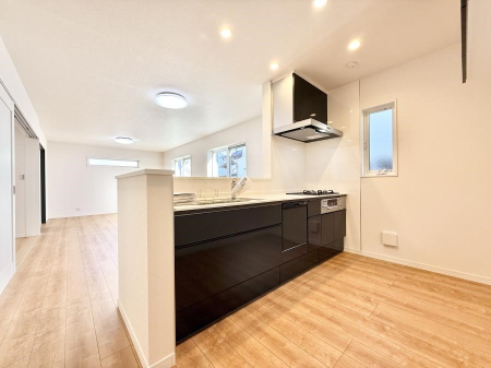 �L�b�`�� �����������������Ԃ����܂��A�Ί炠�ӂ��L�b�`��