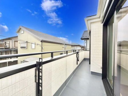 �o���R�j�[ ������ �G�߂̈ڂ낢����������J���I�ȋ�Ԃł�