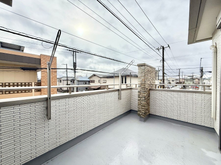 �o���R�j�[ ������ �G�߂̈ڂ낢����������J���I�ȋ�Ԃł�