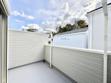 �o���R�j�[ ������ �G�߂̈ڂ낢����������J���I�ȋ�Ԃł�