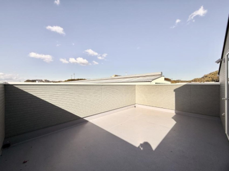 �o���R�j�[ ������ �G�߂̈ڂ낢����������J���I�ȋ�Ԃł�