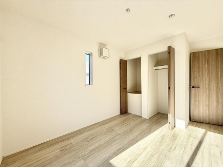 �q������ �������v���C�x�[�g��ԂƂ��ĐÂ��ŗ�������������񋟂��Ă���܂�