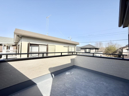 �o���R�j�[ ������ �G�߂̈ڂ낢����������J���I�ȋ�Ԃł�