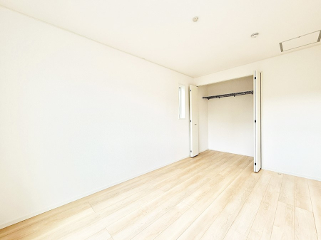 �q������ �������v���C�x�[�g��ԂƂ��ĐÂ��ŗ�������������񋟂��Ă���܂�