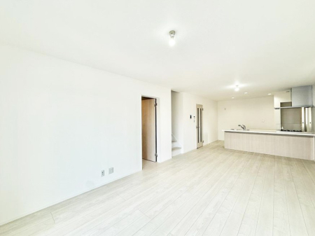 ���r���O ���������S�n�̂����A���z�̃��r���O