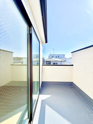 �o���R�j�[ ������ �G�߂̈ڂ낢����������J���I�ȋ�Ԃł�