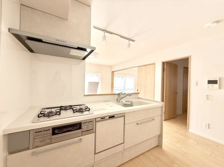 �L�b�`�� �����������������Ԃ����܂��A�Ί炠�ӂ��L�b�`��