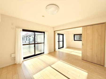 ���r���O ���������났�ƏΊ炪�W�܂�A�S���܂郊�r���O