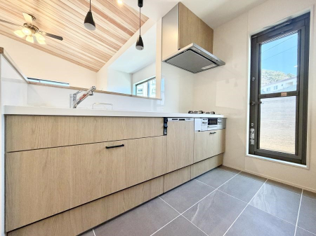 �L�b�`�� �����������������Ɗy�����Ȃ�A���K�ȃL�b�`�����