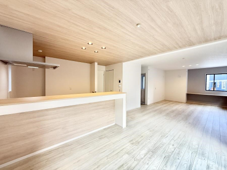 ���r���O ���������R�Ɖ�b�����܂��A�S�n�悢�ЂƂƂ�