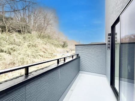 �o���R�j�[ ������ �G�߂̈ڂ낢����������J���I�ȋ�Ԃł�