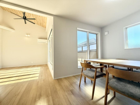 ���r���O �����������������Ɠ��ʂɂ���A�e���̋��