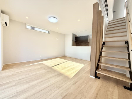 ���r���O ���������R�Ɖ�b�����܂��A�S�n�悢�ЂƂƂ�