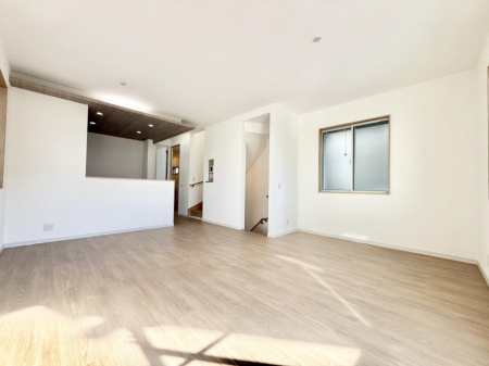 ���r���O ����