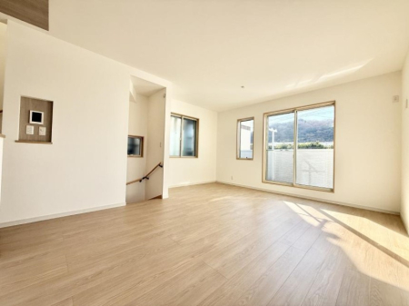 ���r���O ����