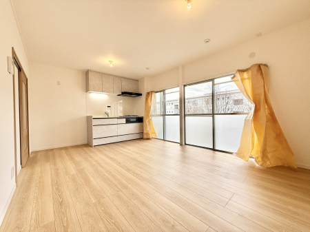 ���r���O ���������났�ƏΊ炪�W�܂�A�S���܂郊�r���O