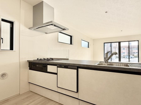 �L�b�`�� ���������y���݂ƐH�ׂ�K����͂���L�b�`��