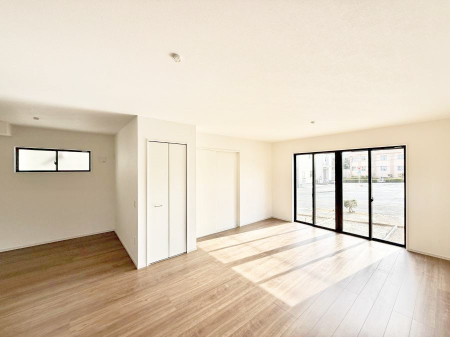 ���r���O ���������S�n�̂����A���z�̃��r���O