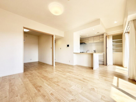 ���r���O ���������났�ƏΊ炪�W�܂�A�S���܂郊�r���O