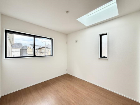 �Q�� ����