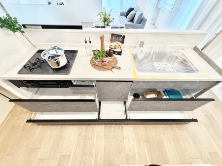 �L�b�`�� �������Ƒ����J��[�߂�A������̂���L�b�`��