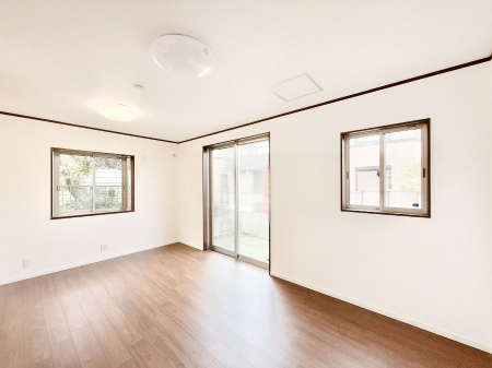 ���r���O ���������S�n�̂����A���z�̃��r���O