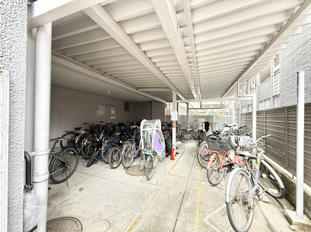 ���̑� �O�ρ��~�n���ɒ��֏���������Ă���A���]�Ԃ̗��p���X���[�Y�ł�