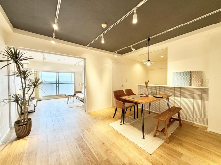 ���r���O ���������났�ƏΊ炪�W�܂�A�S���܂郊�r���O