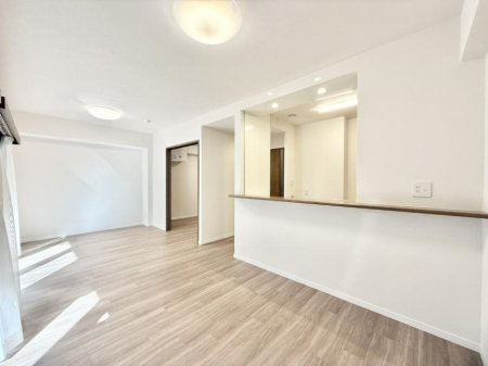 ���r���O ����