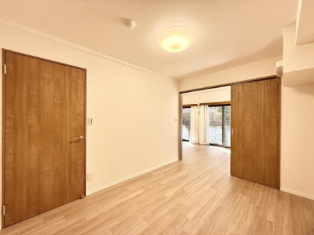 �q������ ����