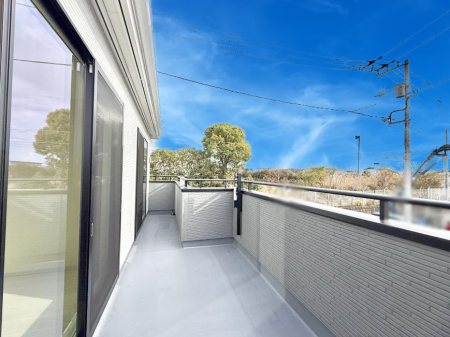 �o���R�j�[ ������ �G�߂̈ڂ낢����������J���I�ȋ�Ԃł�