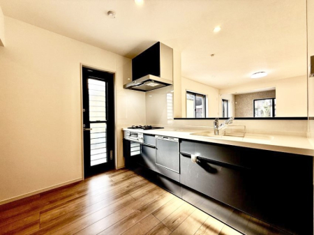 �L�b�`�� ���������y���݂ƐH�ׂ�K����͂���L�b�`��