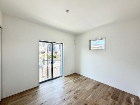 �Q�� ����