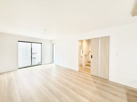 ���r���O ���������S�n�̂����A���z�̃��r���O