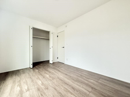 �Q�� ����