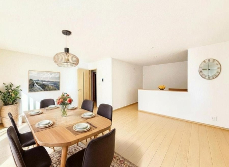 ���r���O ���������R�Ɖ�b�����܂��A�S�n�悢�ЂƂƂ�