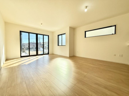 ���r���O ���������났�ƏΊ炪�W�܂�A�S���܂郊�r���O