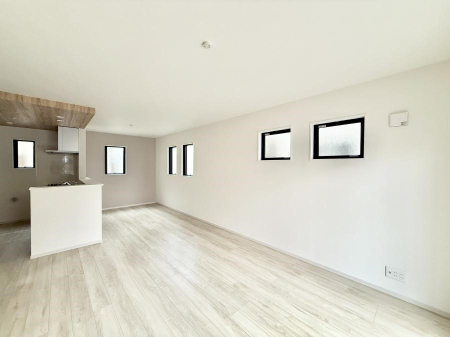 ���r���O ���������났�ƏΊ炪�W�܂�A�S���܂郊�r���O