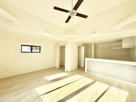 ���r���O ����