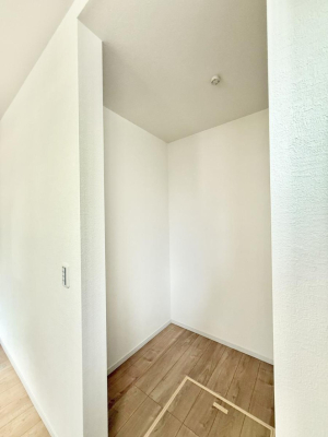 ���[ ����