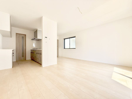 ���r���O ���������S�n�̂����A���z�̃��r���O