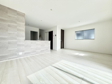 ���r���O ���������S�n�̂����A���z�̃��r���O