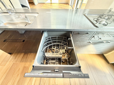 ���̑����� �ݔ����H��̕ЂÂ����H��킪����Ύ��Z�ɁB���Ƒ��Ƃ̎��Ԃ𑝂₹�܂�