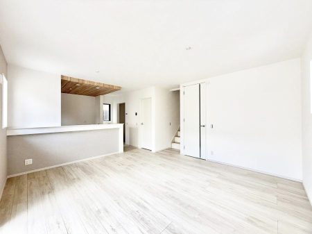 ���r���O ���������났�ƏΊ炪�W�܂�A�S���܂郊�r���O