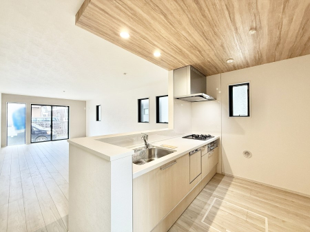 �L�b�`�� �����������������Ԃ����܂��A�Ί炠�ӂ��L�b�`��